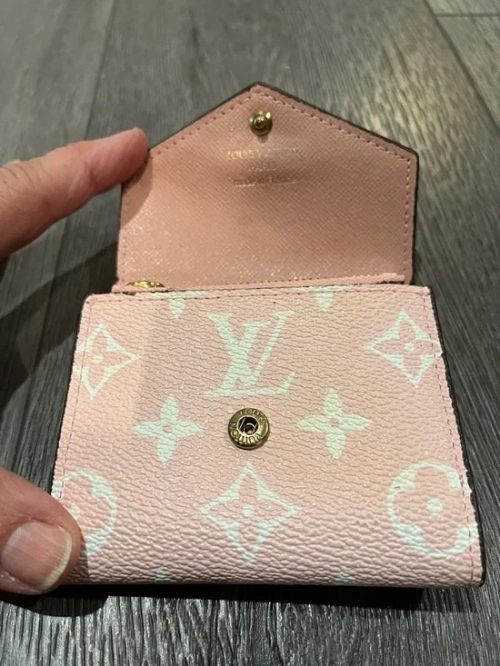 Louis Vuitton Zoe Wallet Giant Monogram Red/Pink Compact Wallet - Picture 4 of 16